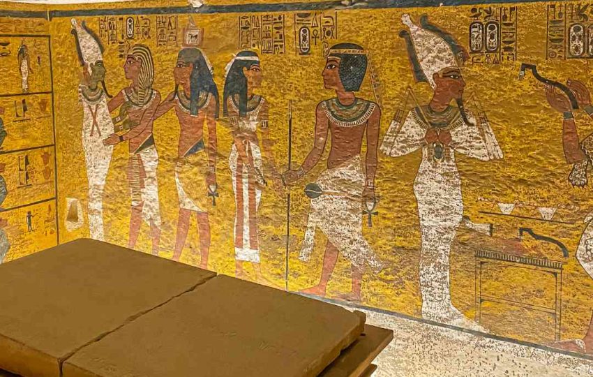 Tour to the valley of the kings and Valley of the Queens from Luxor