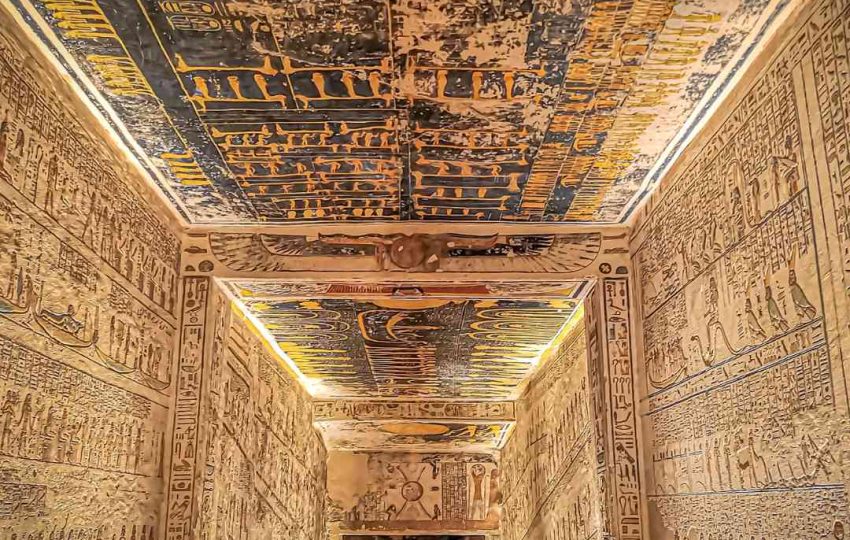 Tour to the valley of the kings and Valley of the Queens from Luxor